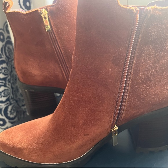 Franco Sarto Trent Lug Sole Heeled Chelsea Boots - Picture 9 of 11